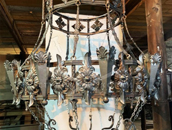 Высокая люстра с коваными цветами КЛС-230
